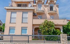 Apartman Dada